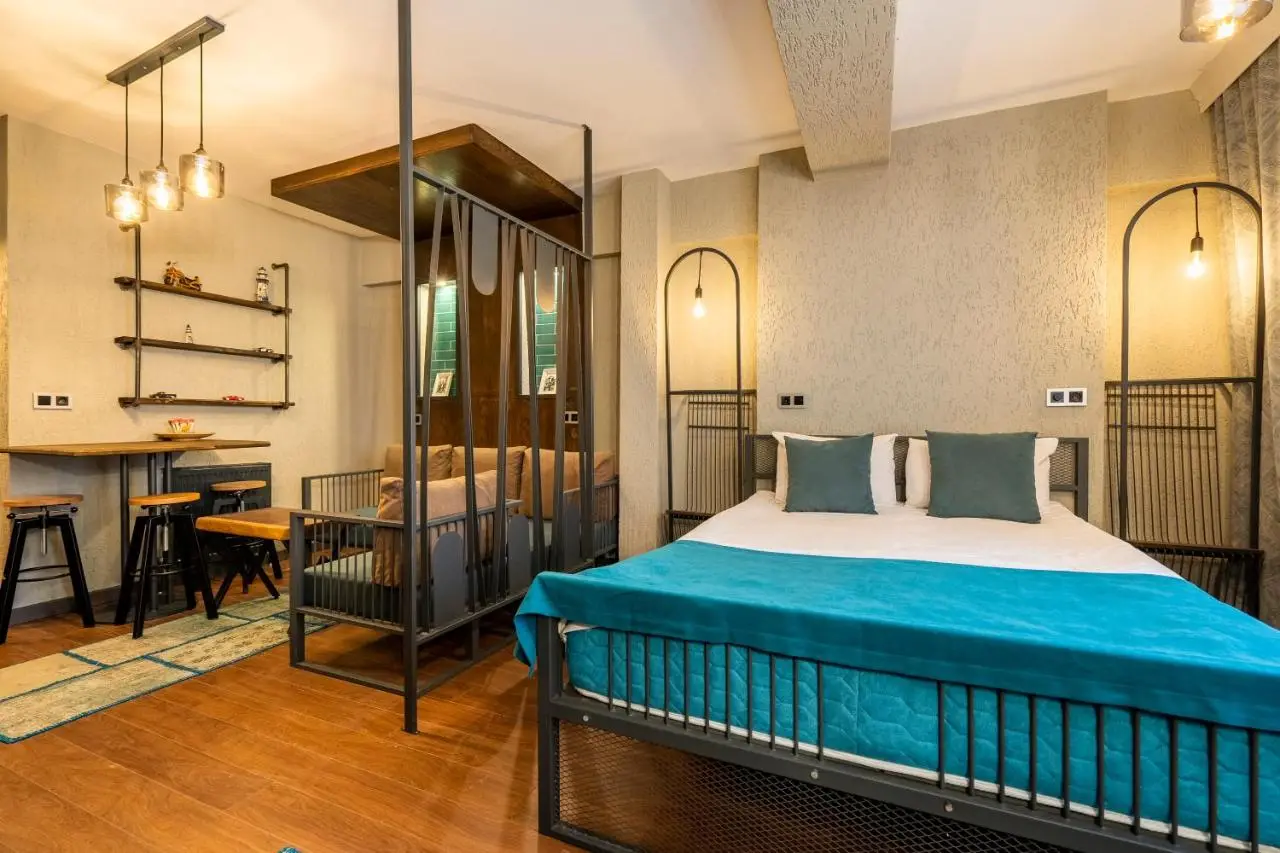 Cube Suites