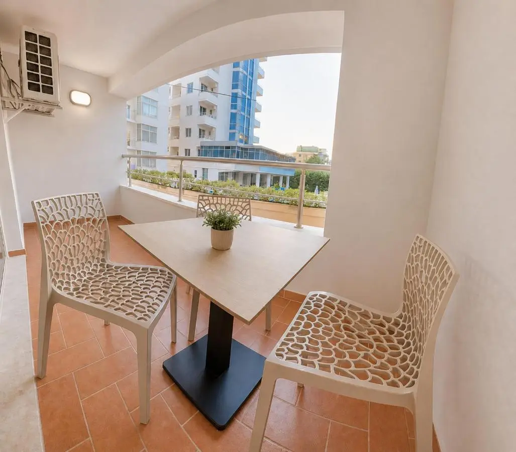 Flors Apartments