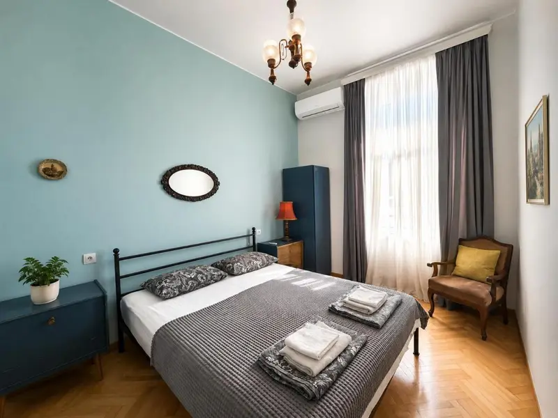 Lola Apartments TBS