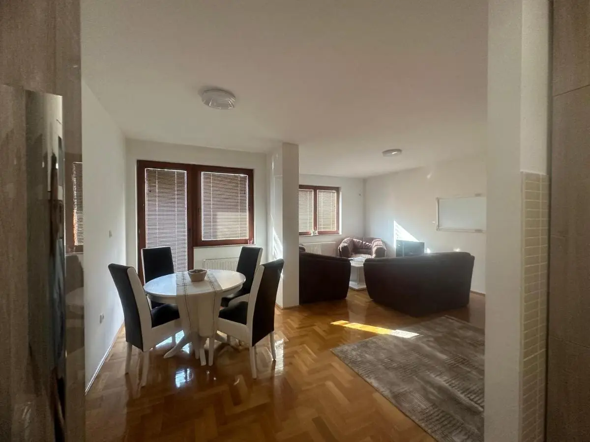M apartman, Istočno Sarajevo, Lukavica