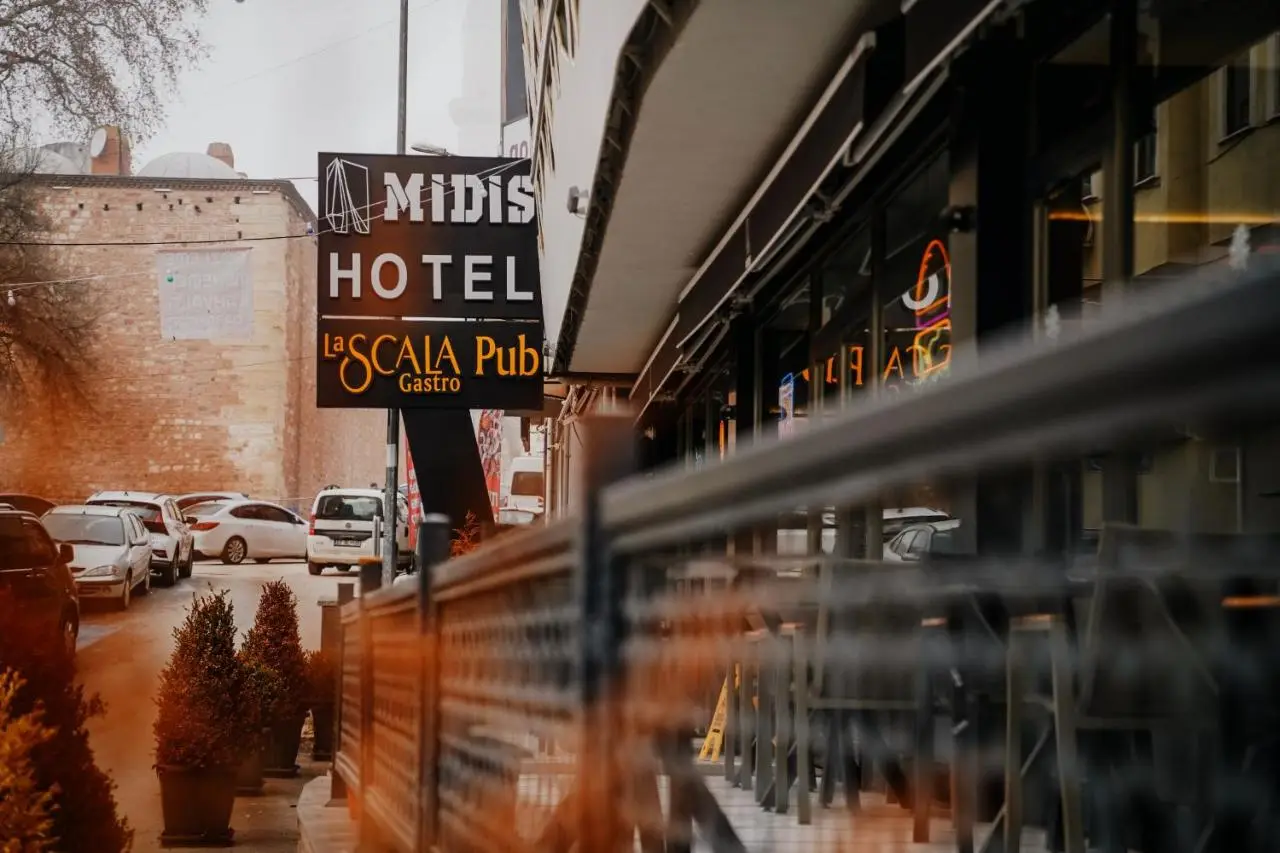 Midis Otel