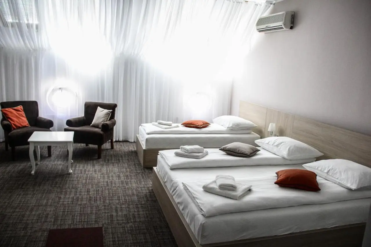 Hotel Story