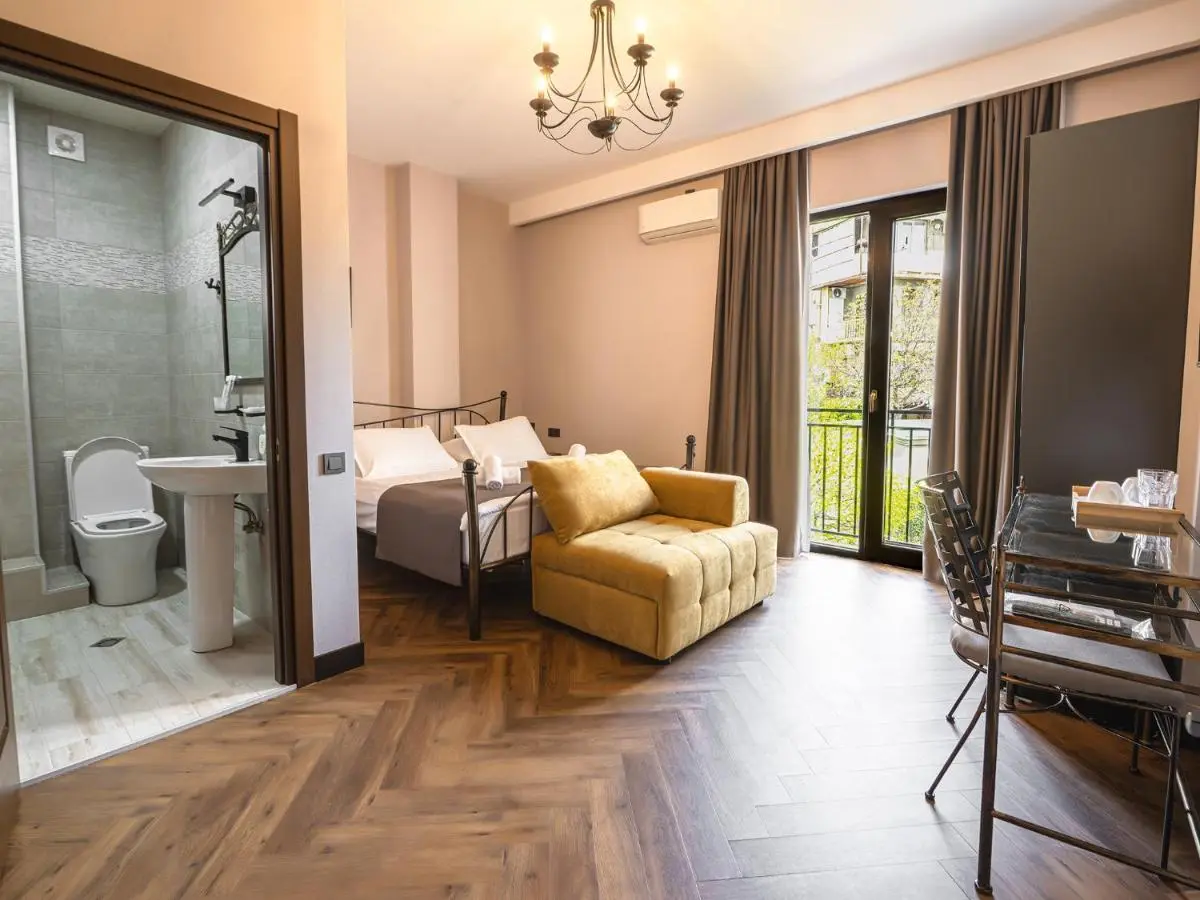 Golden Boutique Hotel