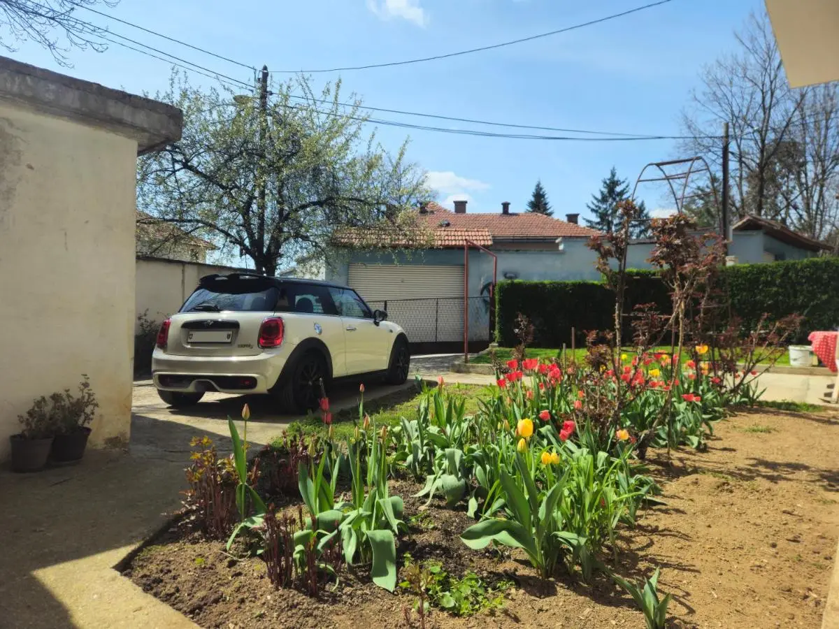 Apartment Jutro with free private parking-garage