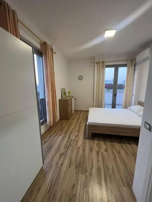 Thyamis Apartment