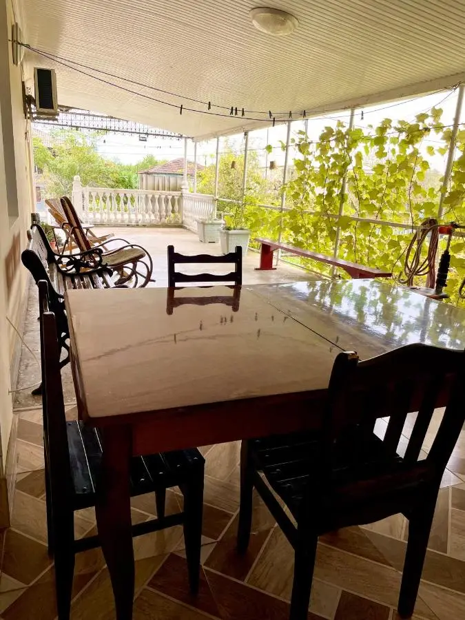 House - Kutaisi International Airport 15 Minutes- Quiet cozy house with parking