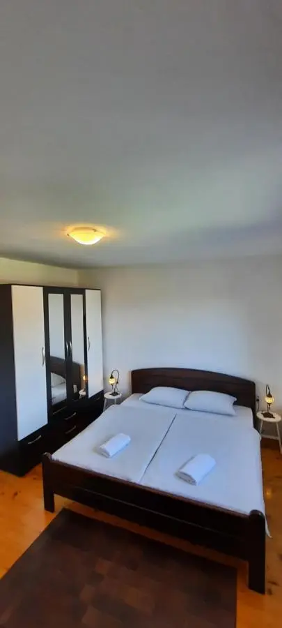 Honey Apartments
