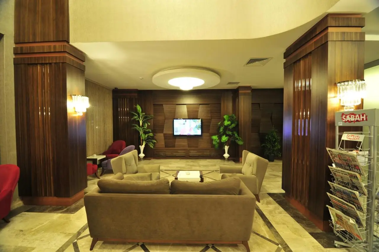 Grand Cenas Hotel