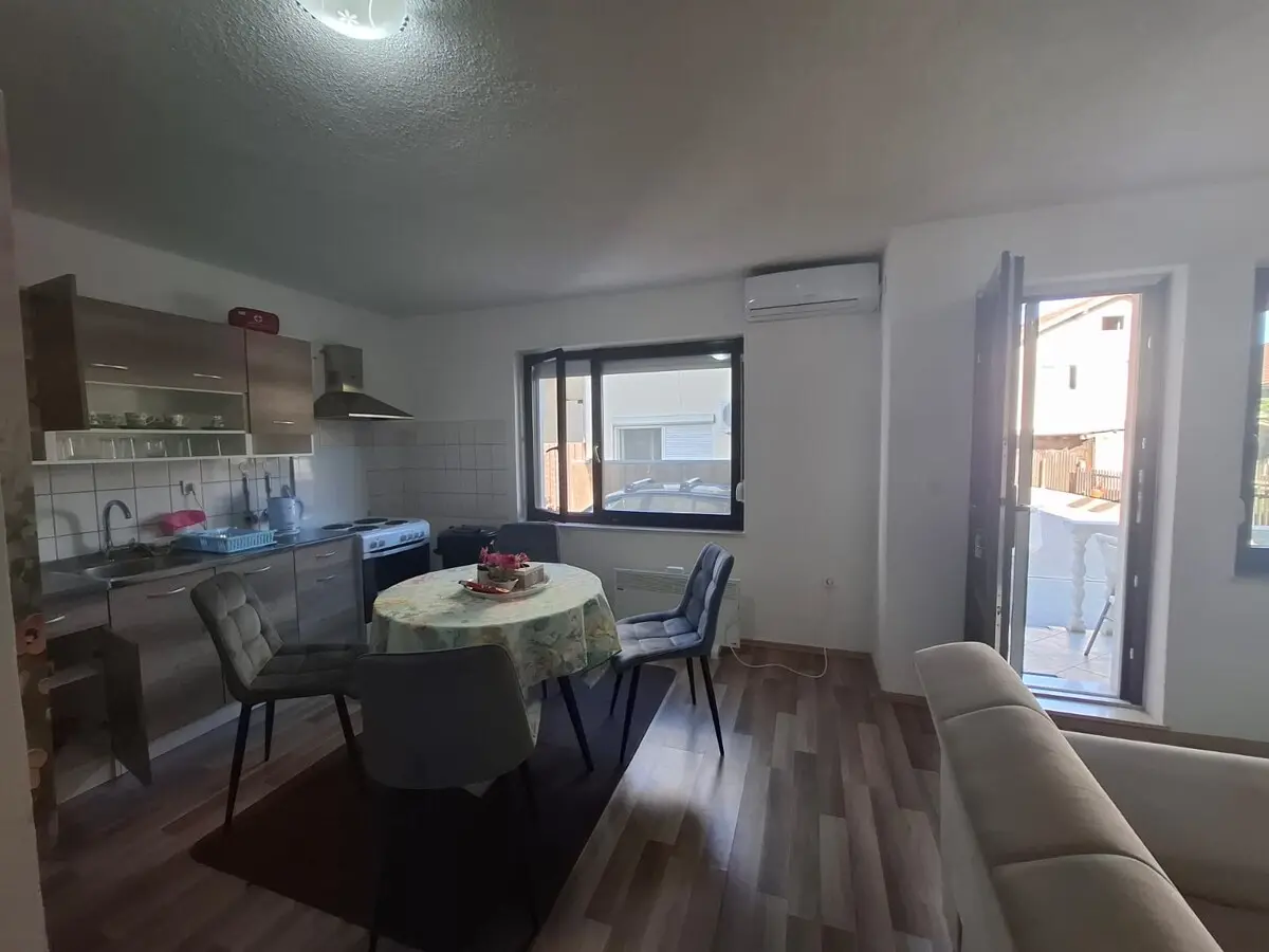 MAATOUG APARTMENT GROUND FLOOR