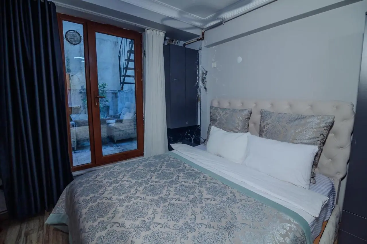 White Moon Suites