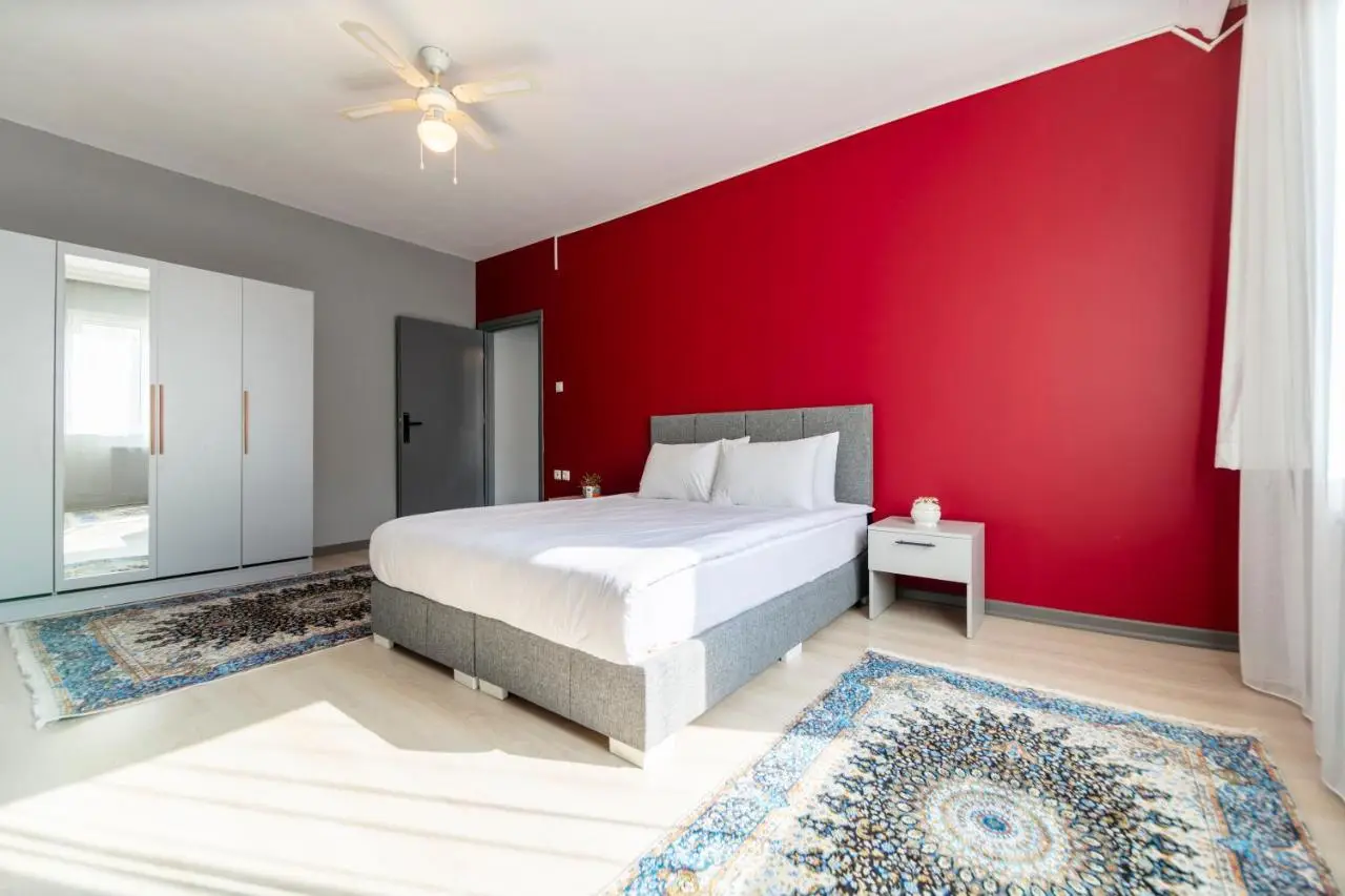 Hexa Suites Hotel