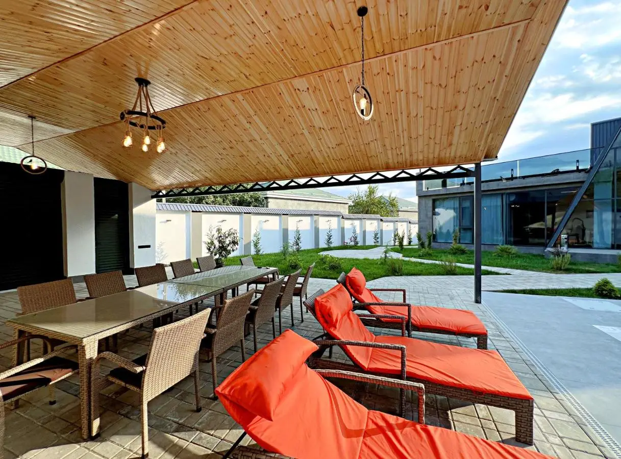 Qafqaz Palm A-Frame Retreat