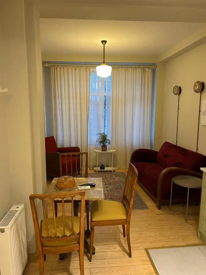 Lemon Apartments