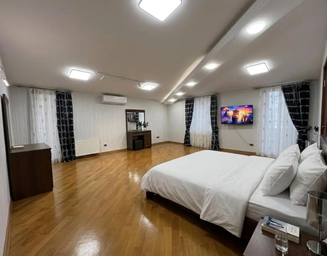 Four seasons apartment