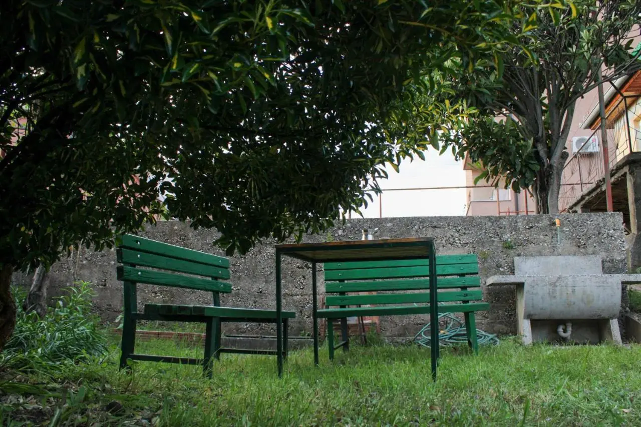NANAs House - Entire Old House with private Yard