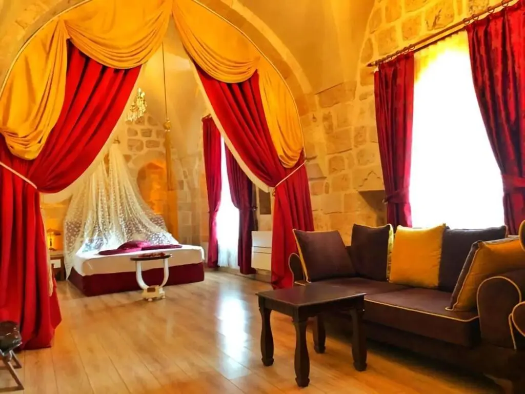 Tuğhan Hotel