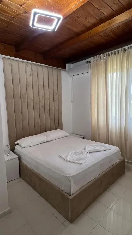 Windmill Shkodra Gesthouse Camping & Grill