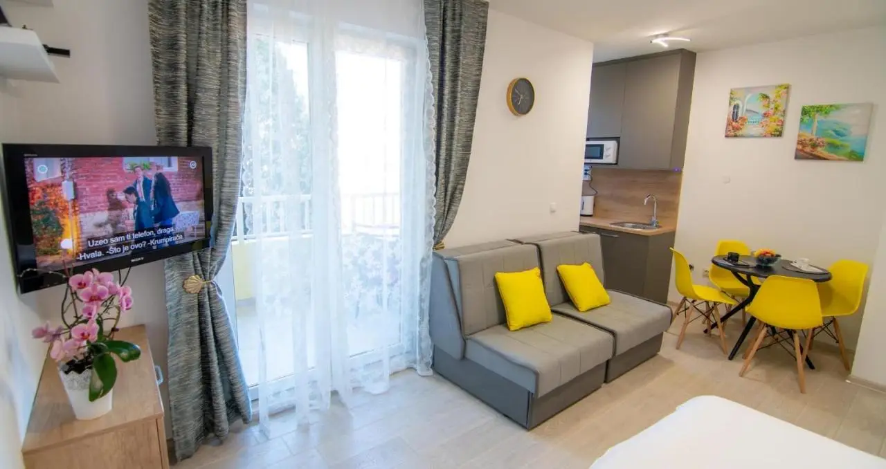 Studio Apartment Mia - free parking