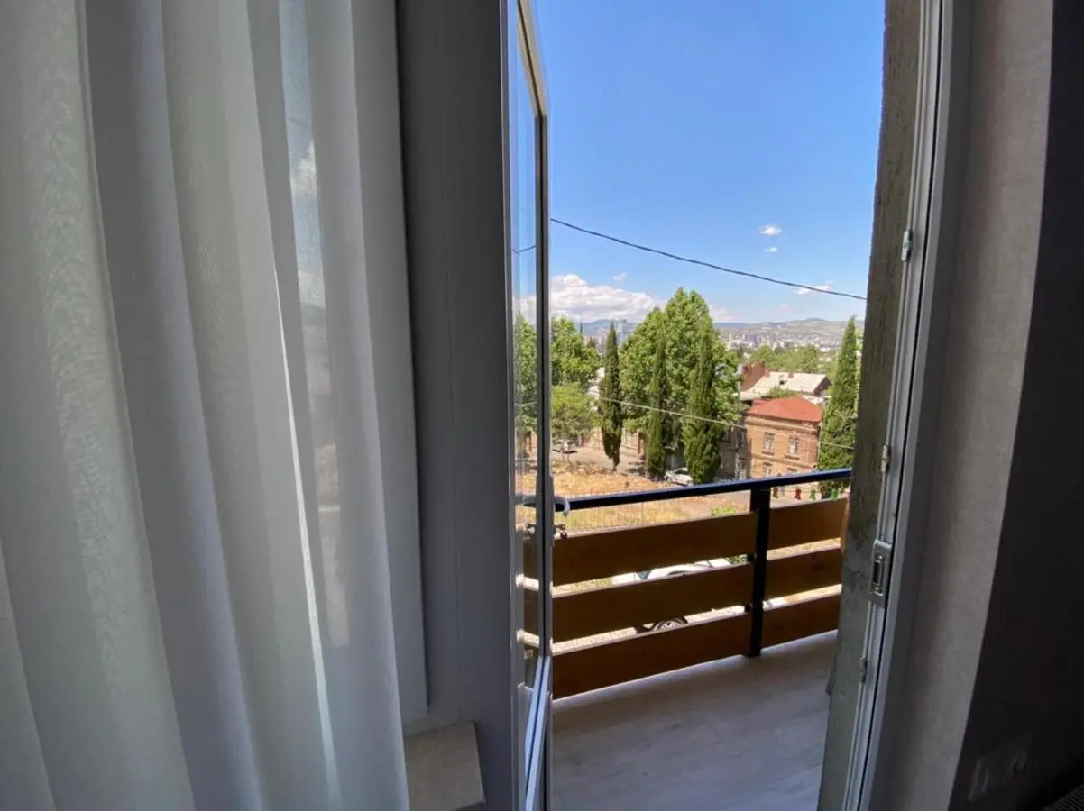 Nikas apartment with balcony in old Tbilisi