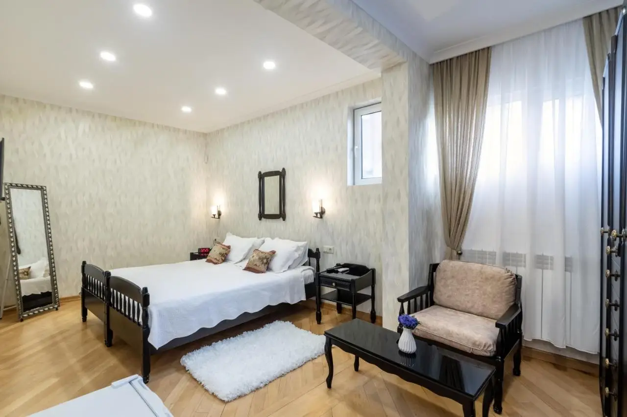 Q&B Boutique House