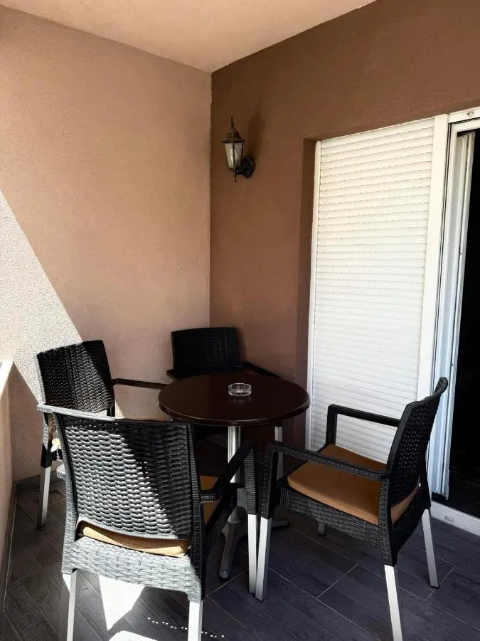 Apartments & Rooms Villa Zaad FREE PRIVATE PARKING