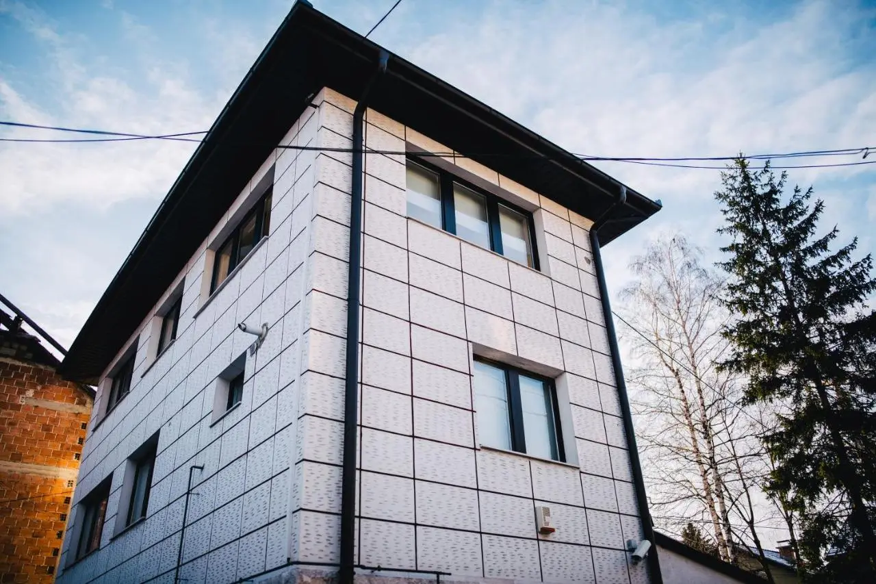 LUXURY 3 story House- BEST VIEW