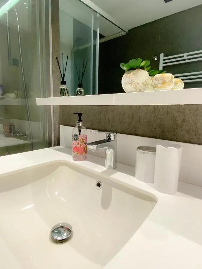 Luxury Central Fully Equipped 3BR 2BA Apartment by Siena Suites