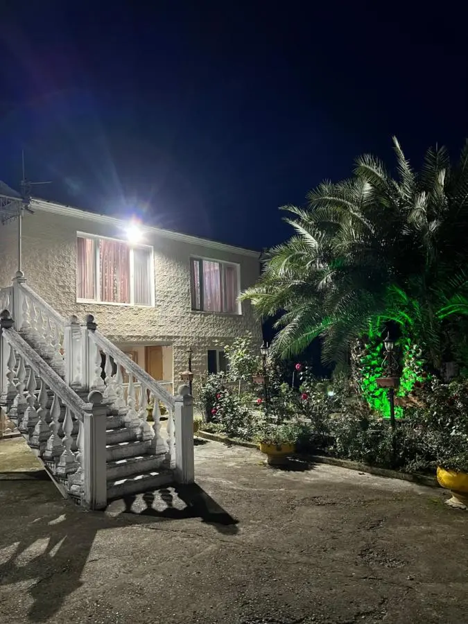 House - Kutaisi International Airport 15 Minutes- Quiet cozy house with parking