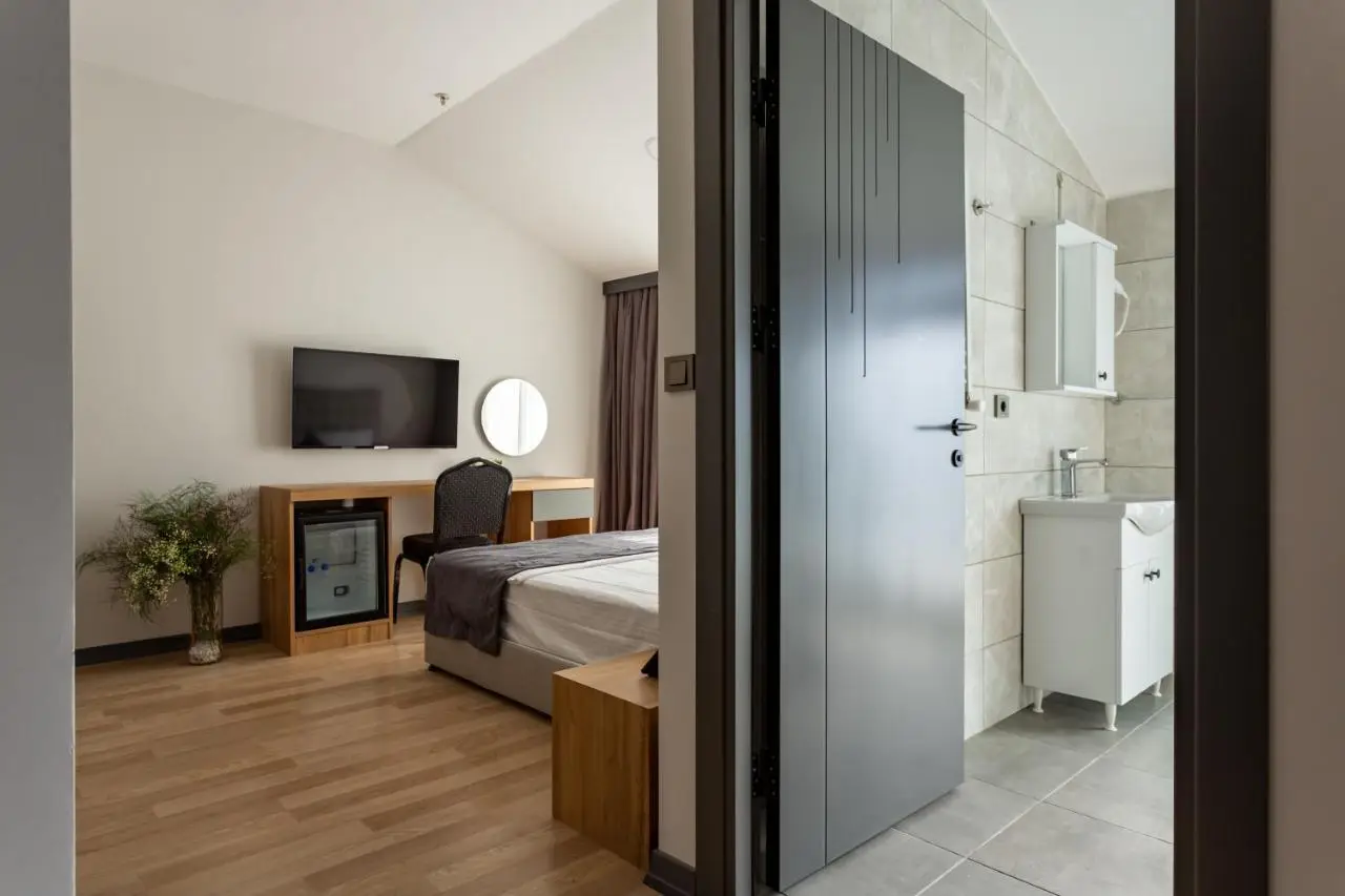 Atm Suit Otel