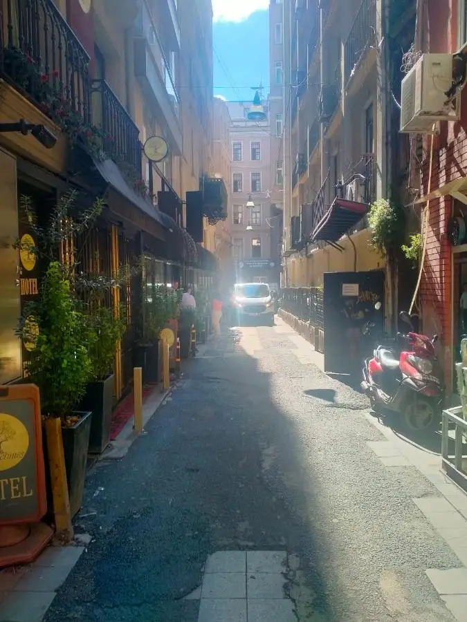 2 bedrooms central area located appartment 1floor