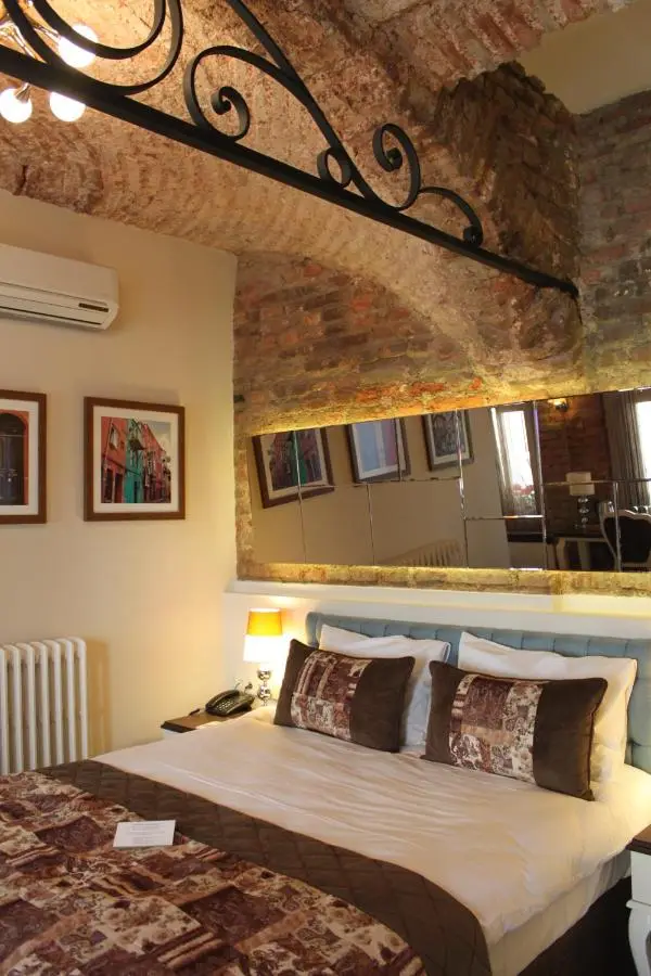 Collage Pera Hotel
