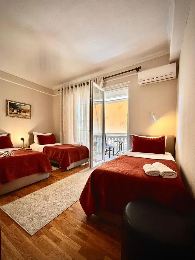 All Seasons Apartments - Free Parking & City Center