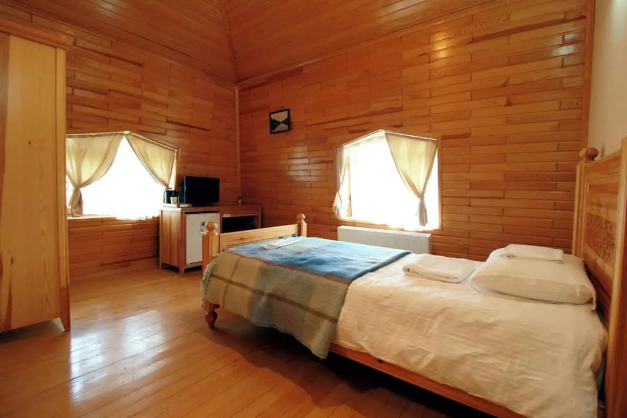 Lake Cildir Lodge