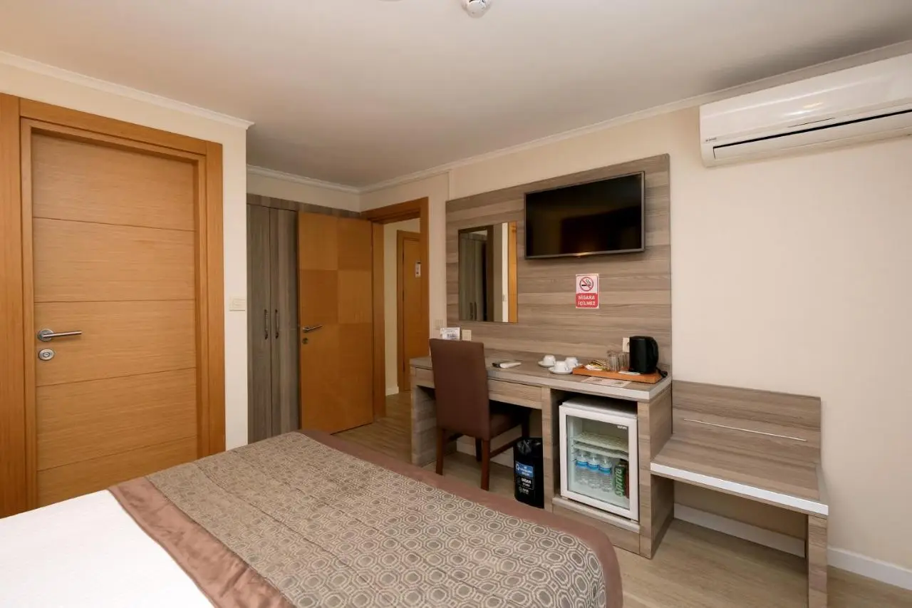Pera Arya Hotel