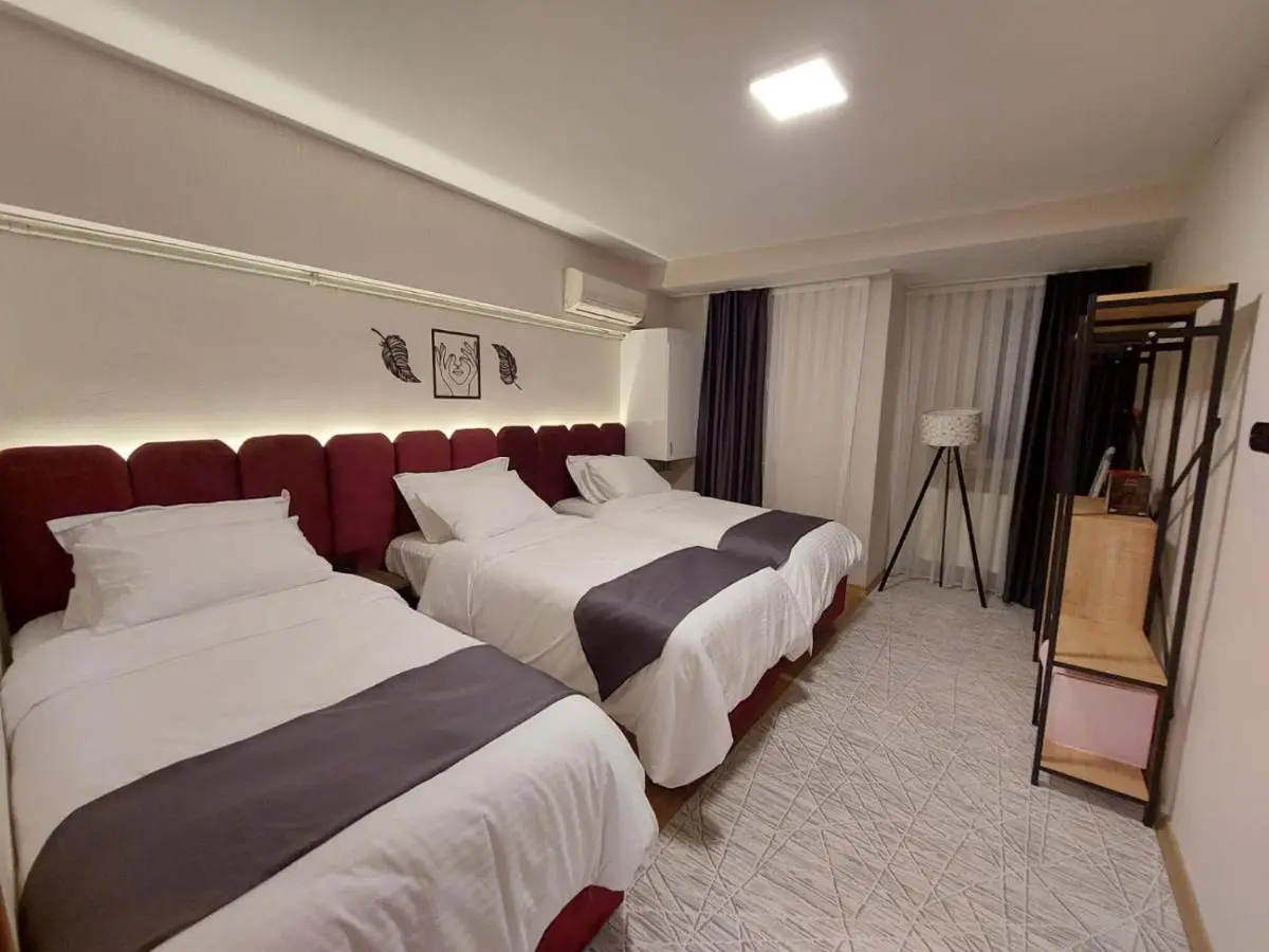 FINDIKZADE SEASIDE FLATS in lively Fatih area very near metro and tourist sights