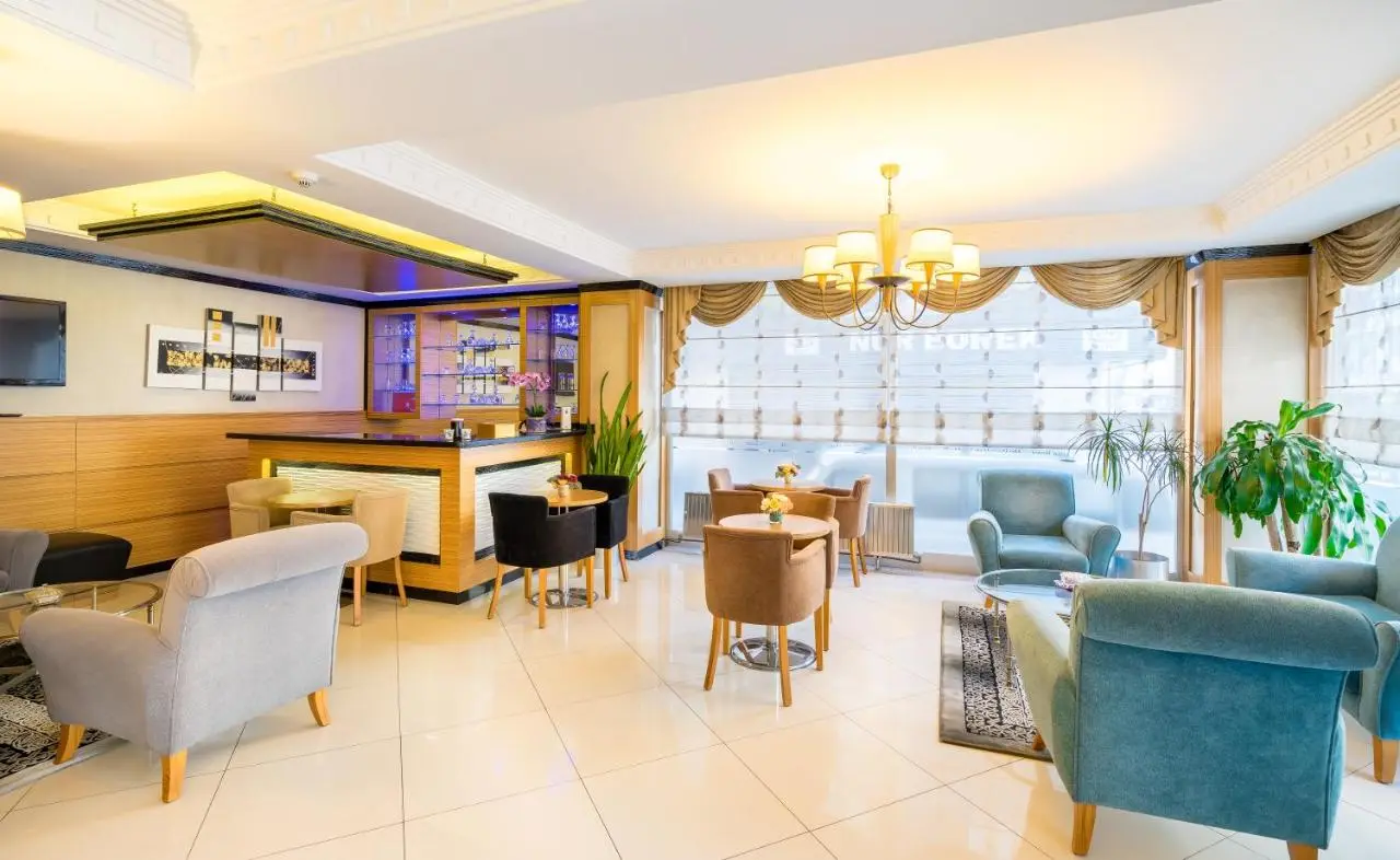 My Rose Hotel