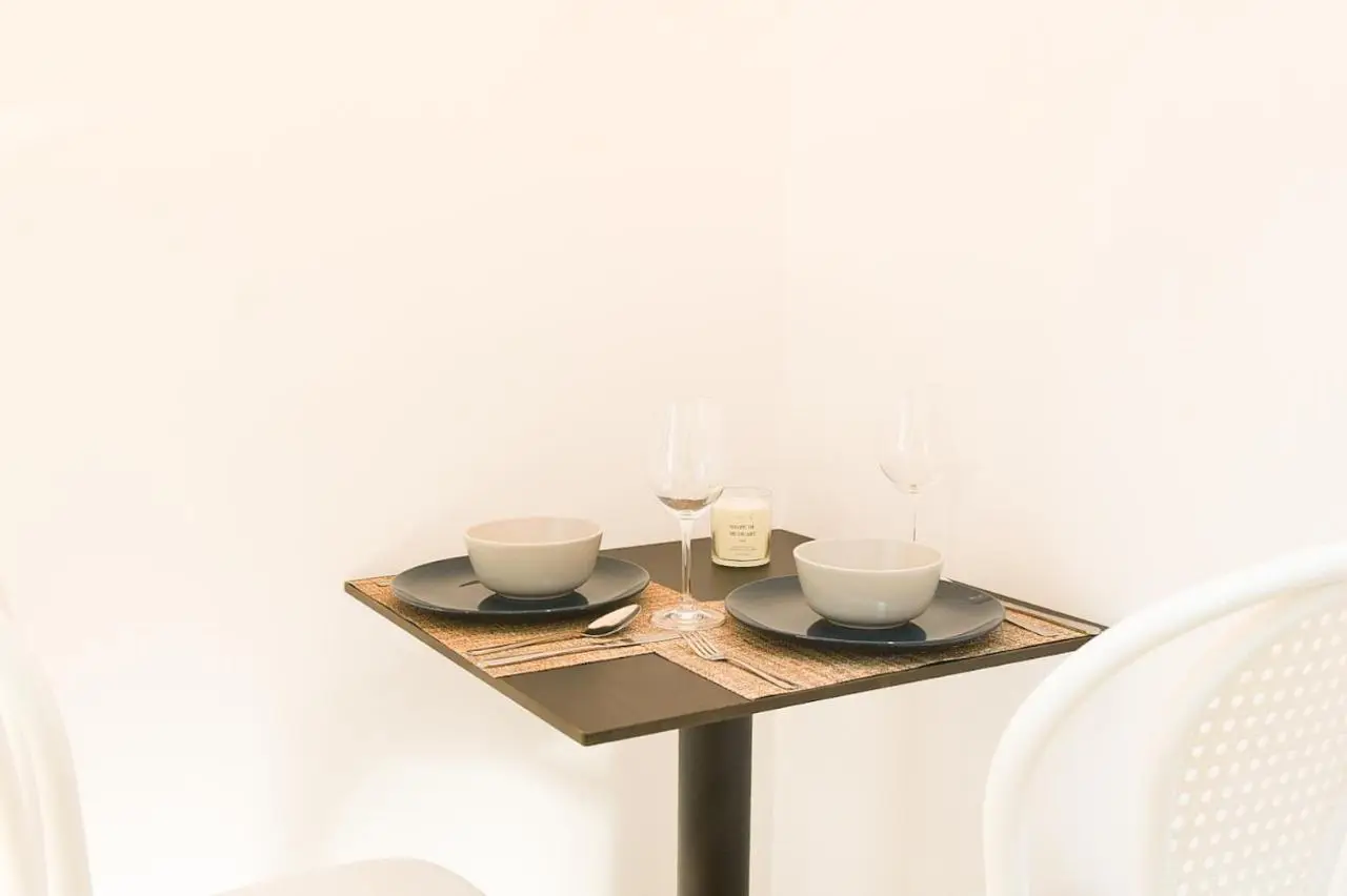 Matisse No3 - One Bedroom Apartment With Balcony