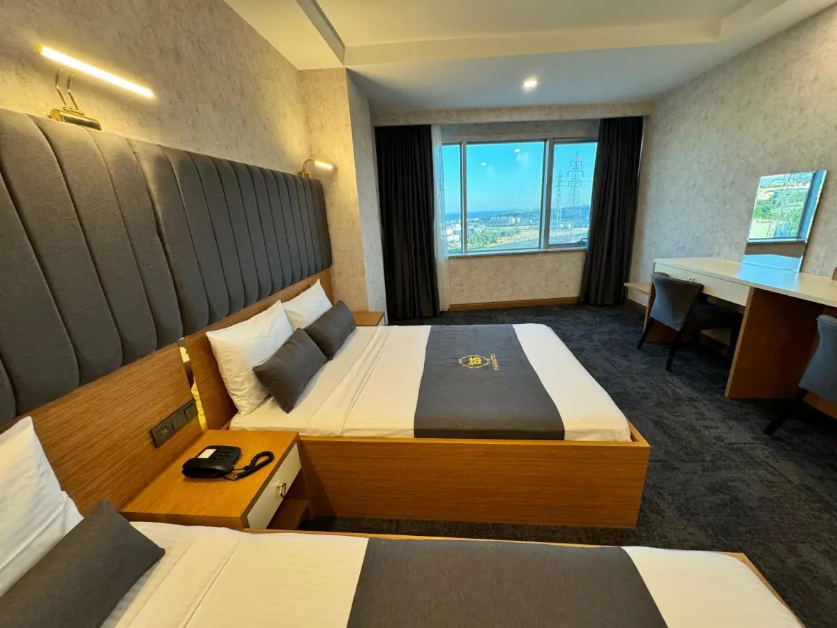 E5 PARK OTEL