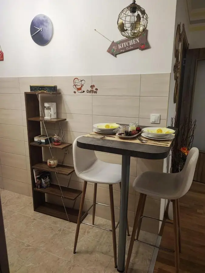Yellow Corner Lux apartment, Lukavica, Istocno Sarajevo near Airport - free parking