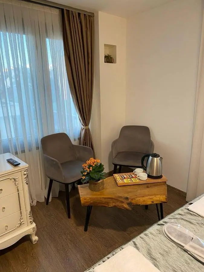 Pandora Hotel