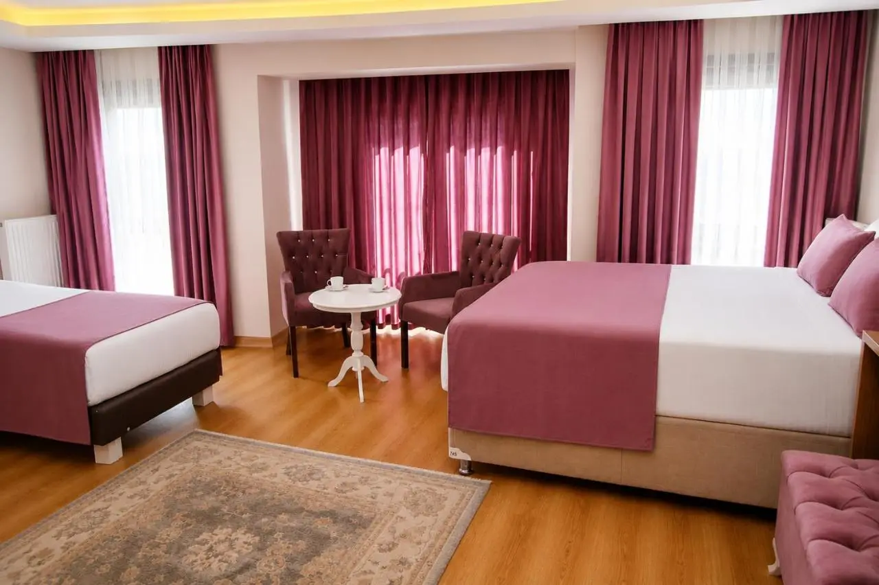 Weingart Black Pearl Hotel