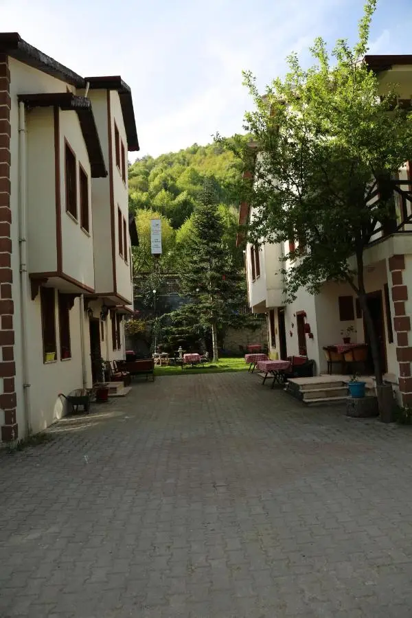 ABANT DORT MEVSİM KONAĞI HOSTEL