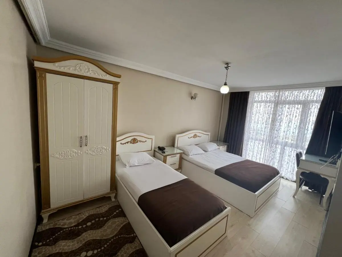 Şeref Hotel