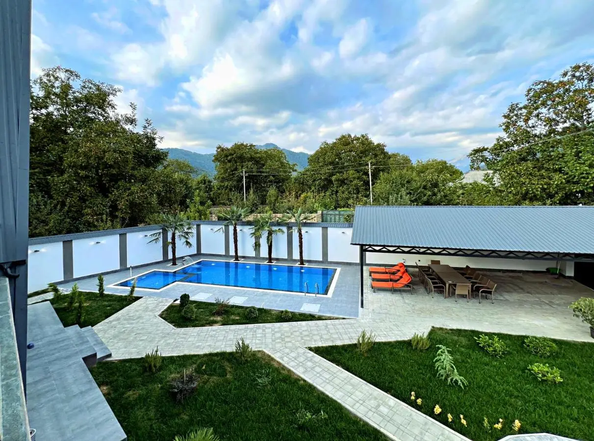 Qafqaz Palm A-Frame Retreat