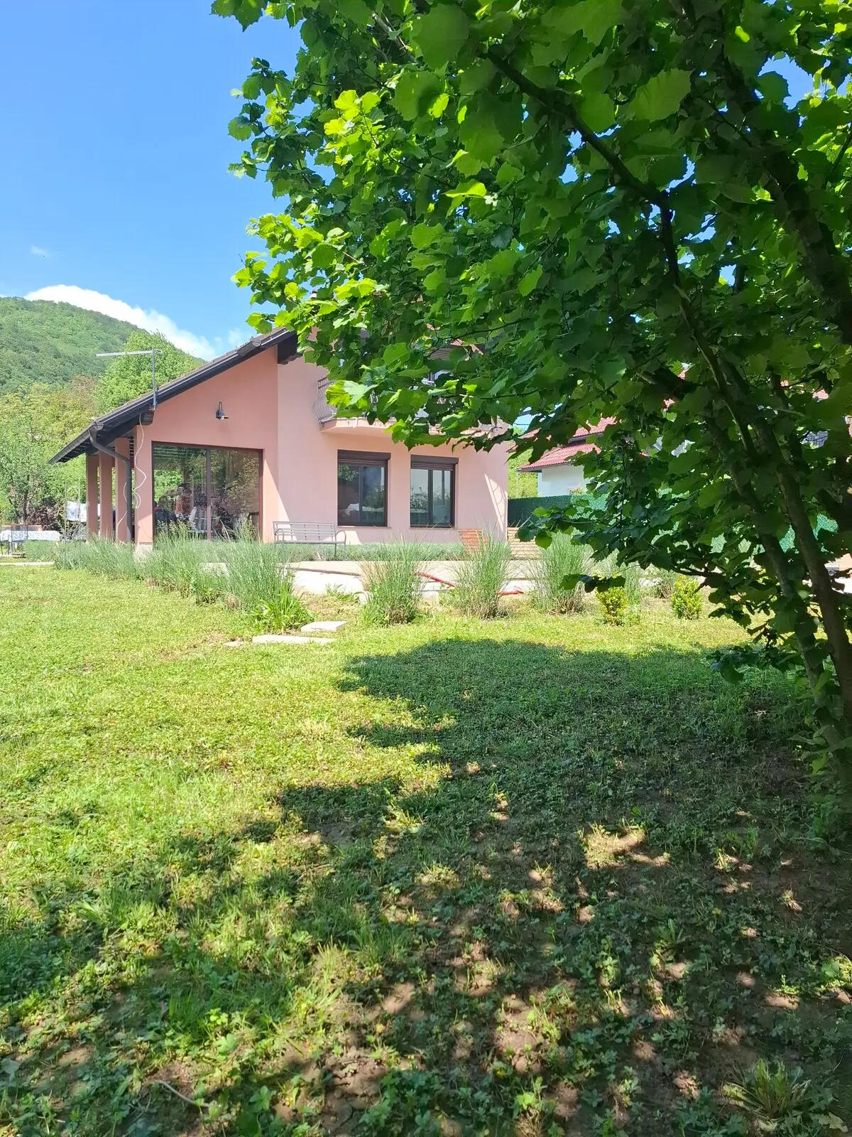 VILLA about min 3 persons - max 6 persons.