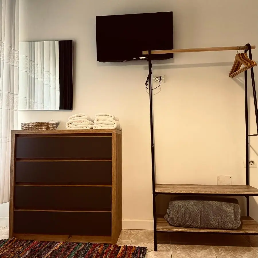Hi5 Rooms