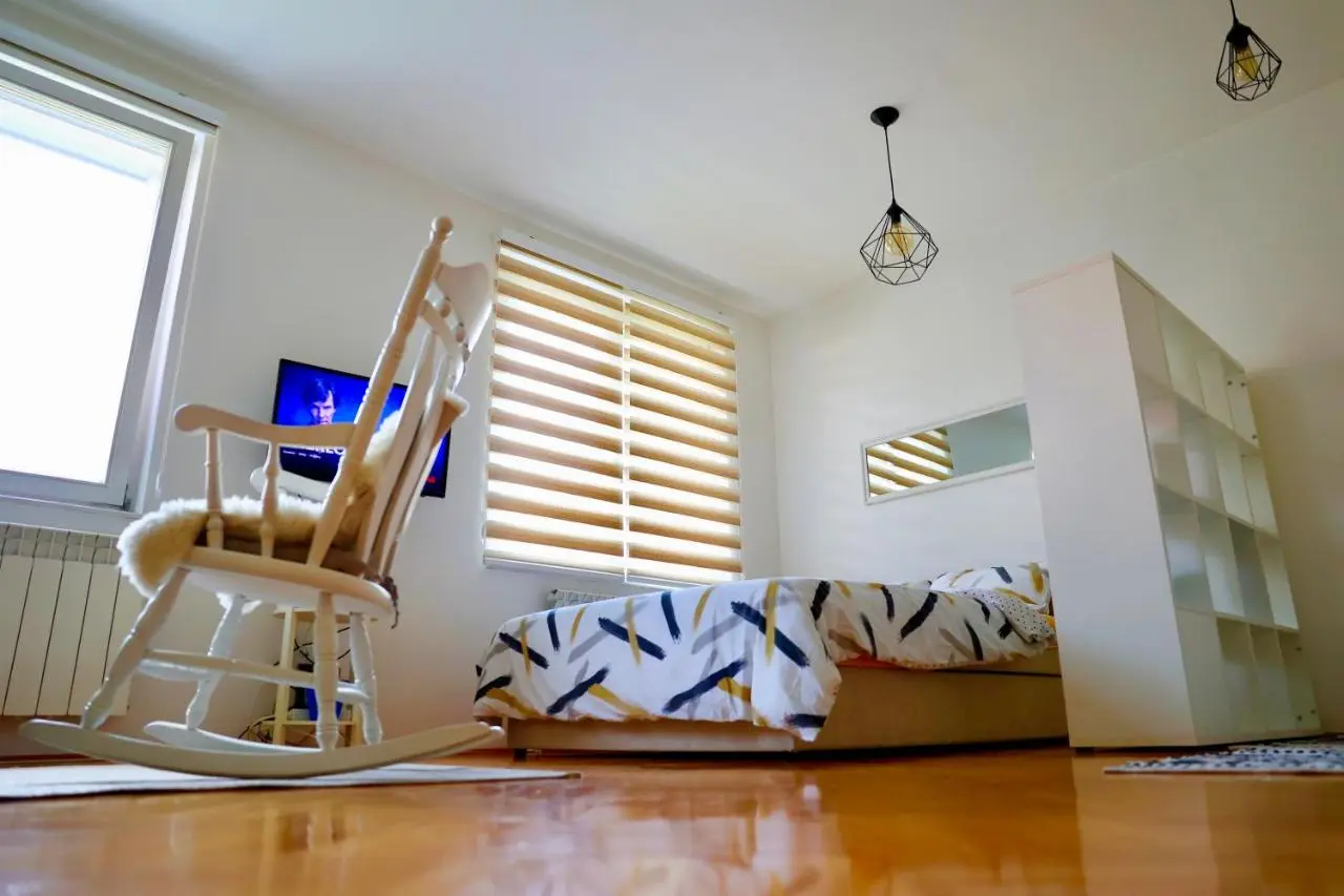 Apartment 11 - Great location, quiet but near the center