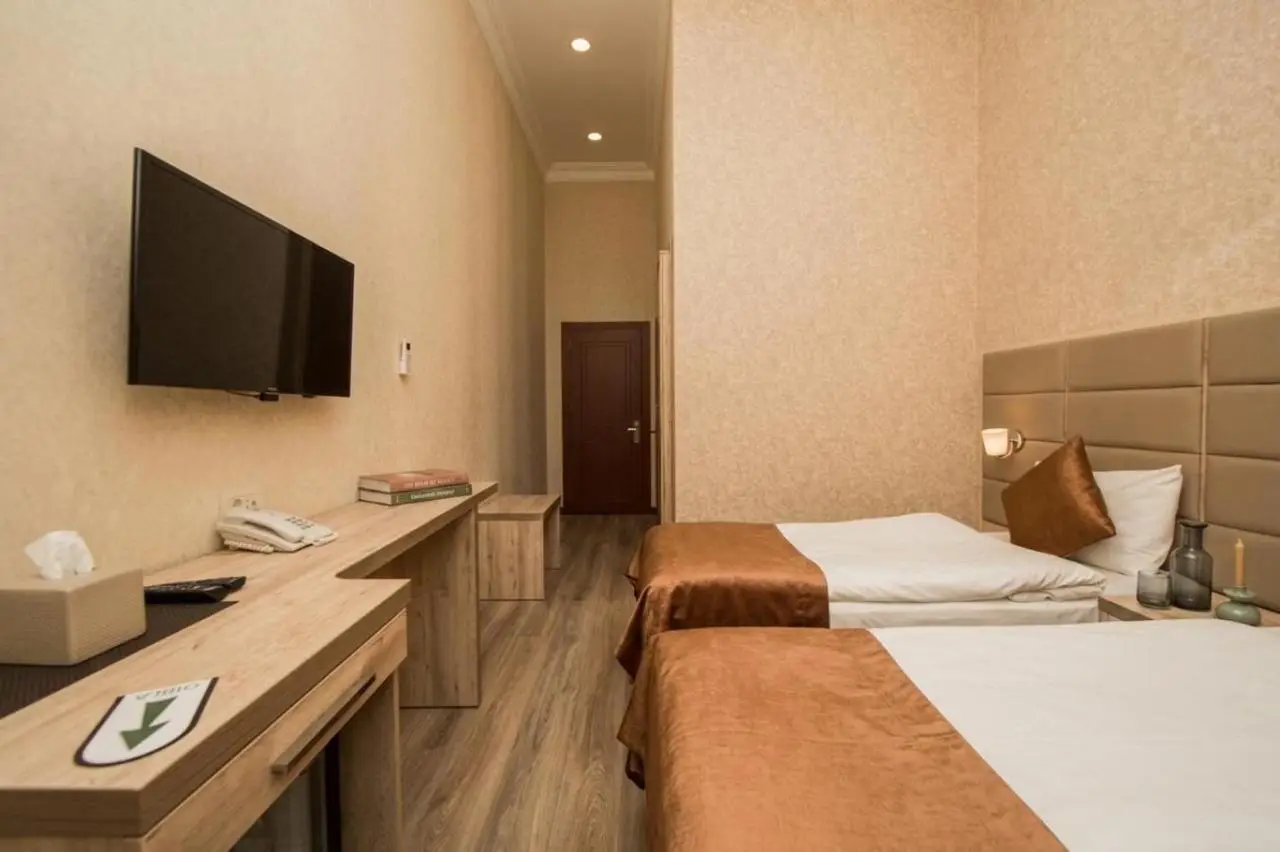 Passage Hotel & Apartments