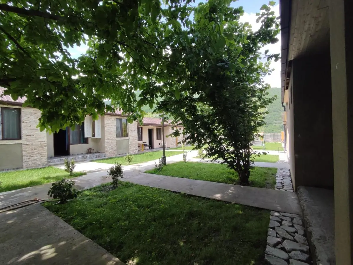 Ananuri Cottages