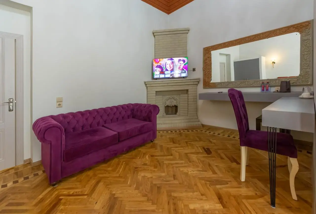 Old Money Boutique Hotel